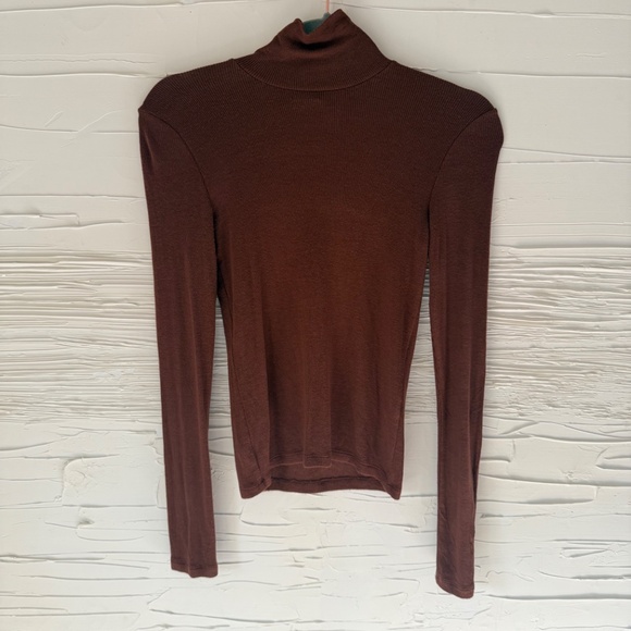 Wilfred | Aritzia | Size XS/ S | Brown Turtleneck - Picture 2 of 6